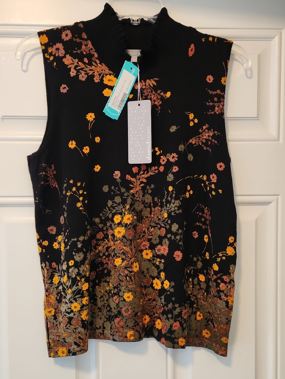 Daniel Rainn Ruffle Neck Sweater Top Sleeveless Size M Whimsygoth Floral Black